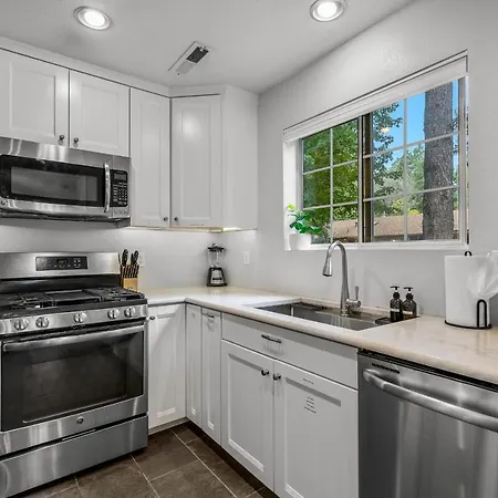 Family Friendly Escape~ Close To Downtown ~Airport ~Sedona & Grand Canyon Flagstaff Exterior foto